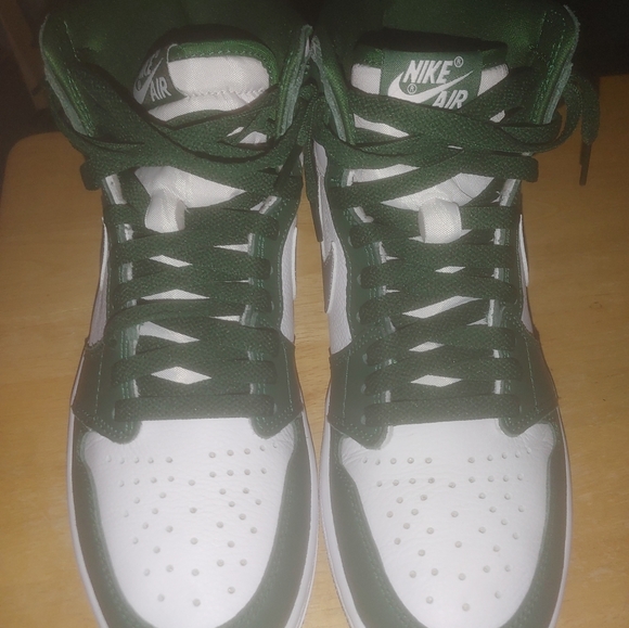 Nike Air Jordan 1 Gorge Green size 9.5m - Picture 2 of 8